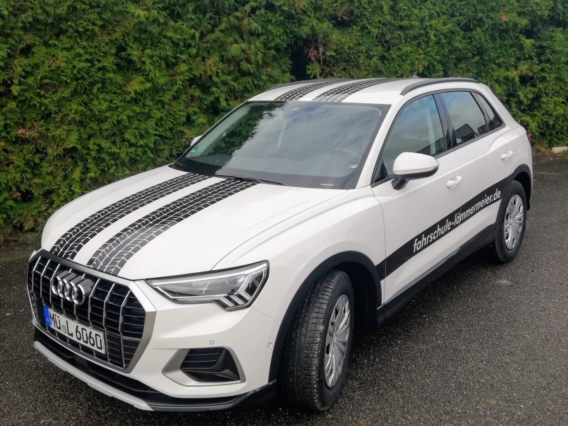 audi_q3
