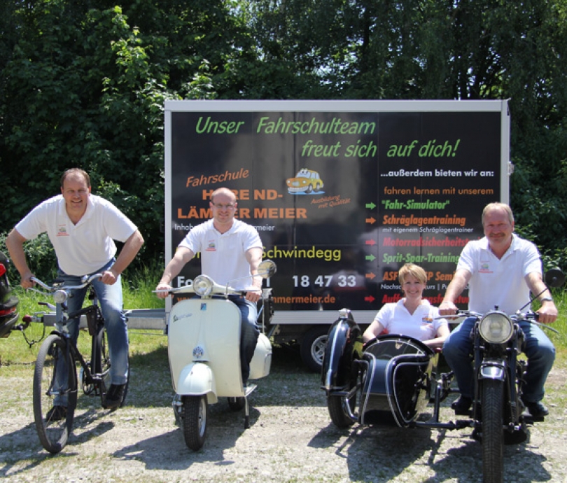 Fahrschule-Team-Motorrad
