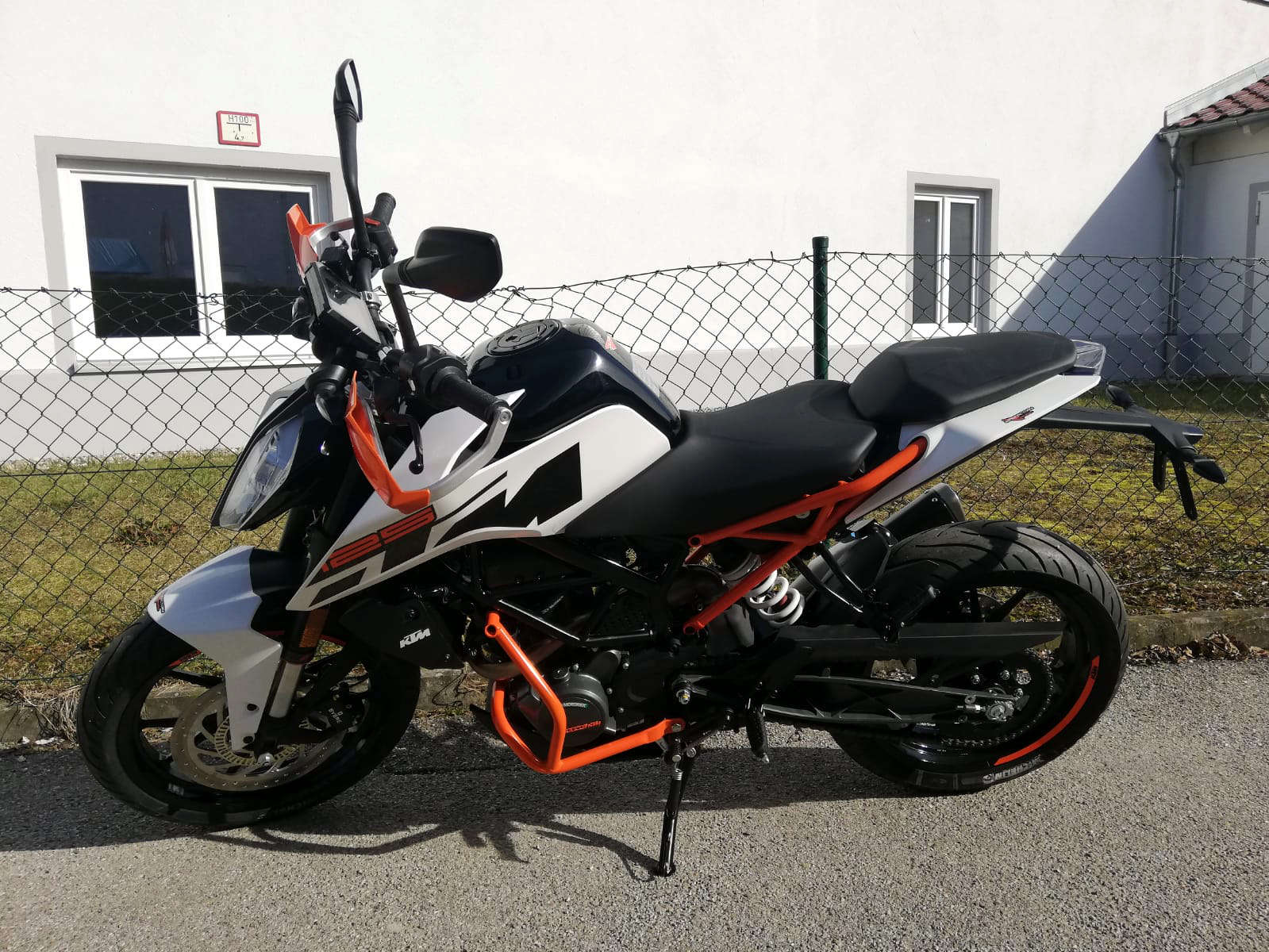 KTM Duke 125 der Fahrschule Horend-Lämmermeier